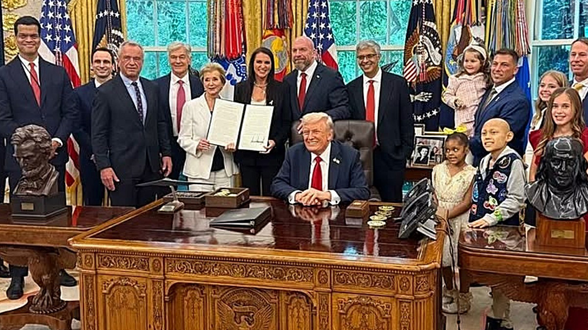 Triple H & Stephanie McMahon Meet With President Donald Trump At The White House